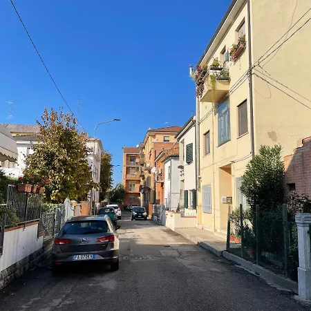 Daisy House Apartamento Ferrara